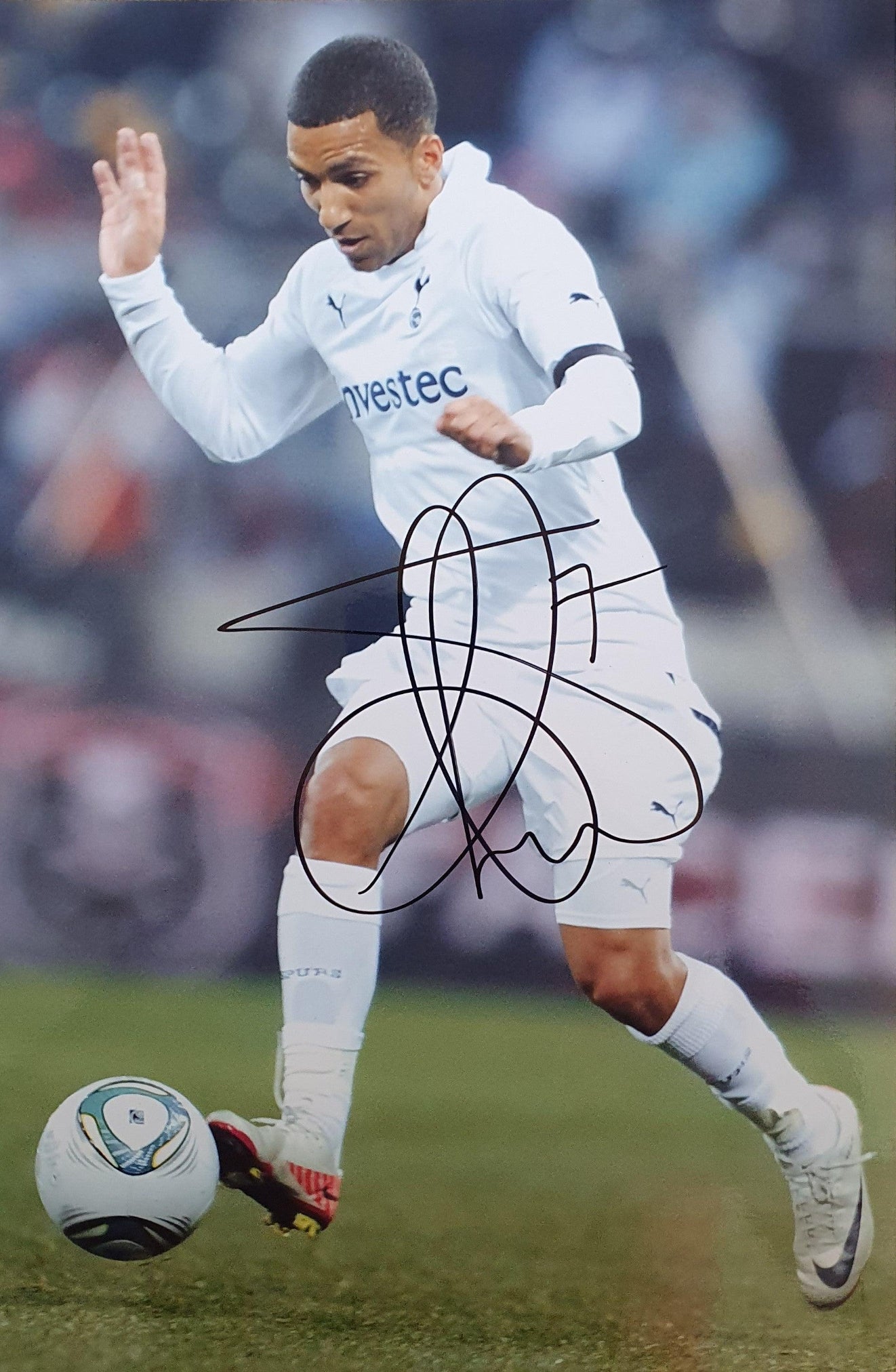 Aaron Lennon Signed Spurs Photo with COA - Darling Picture Framing