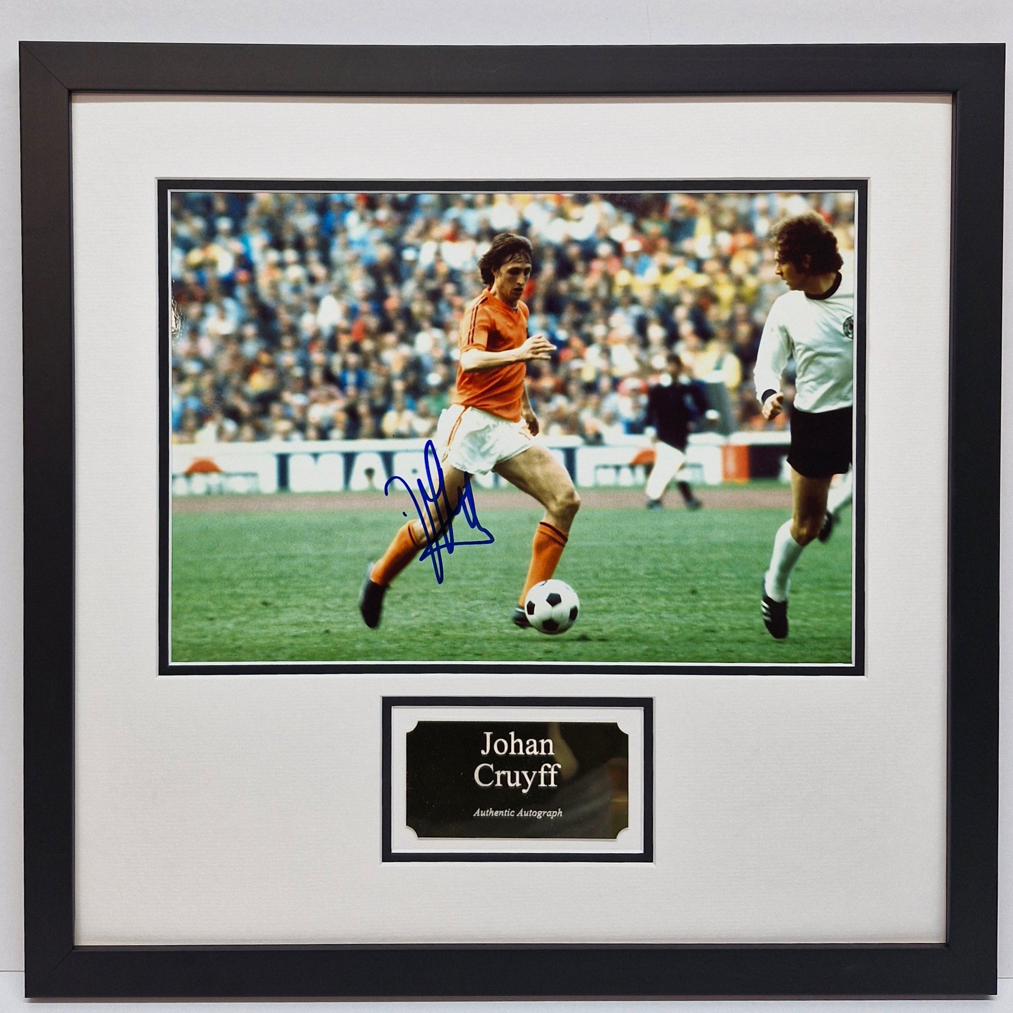 Johan Cruyff Signed Photo.