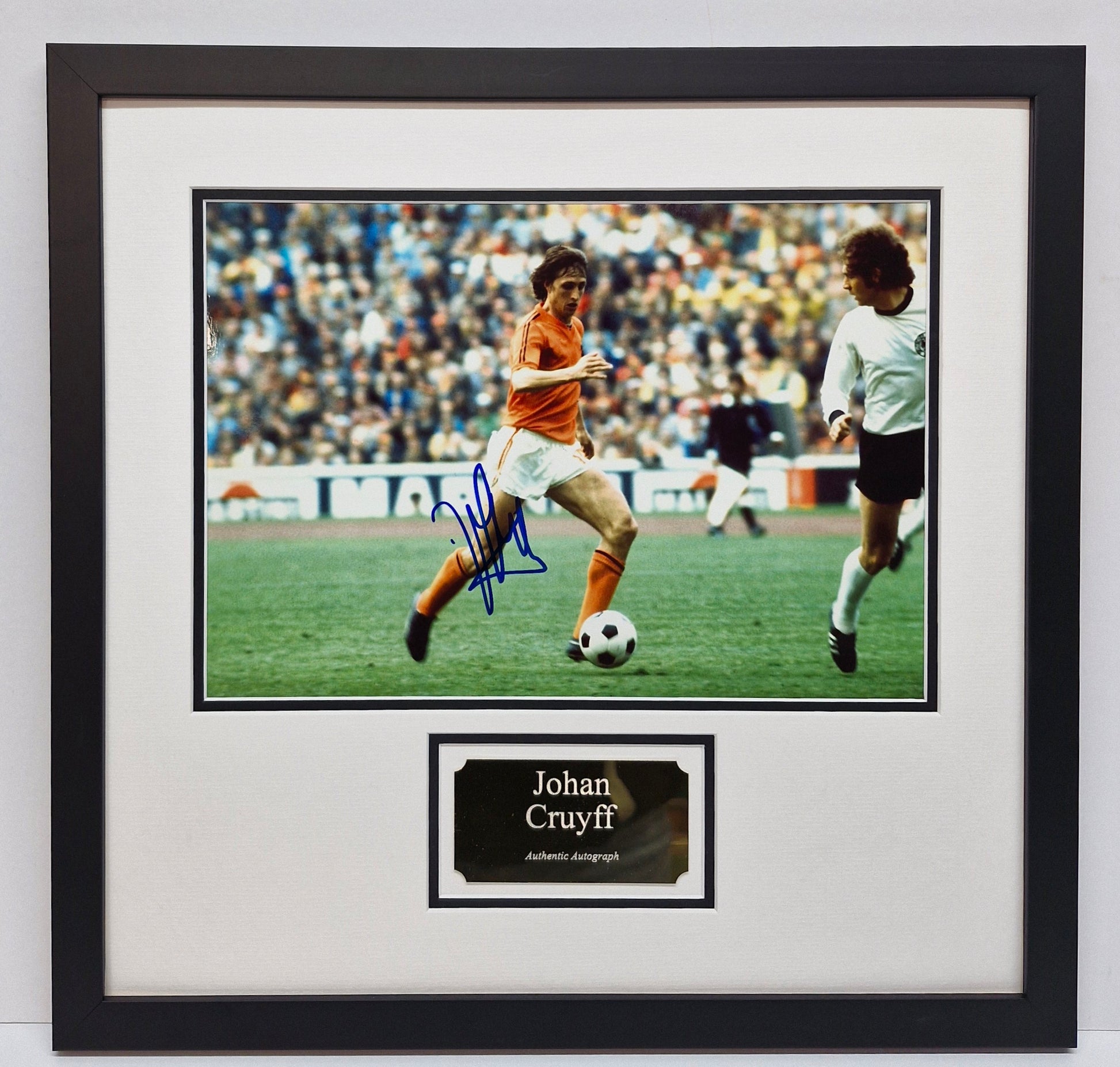 Johan Cruyff Signed Photo.