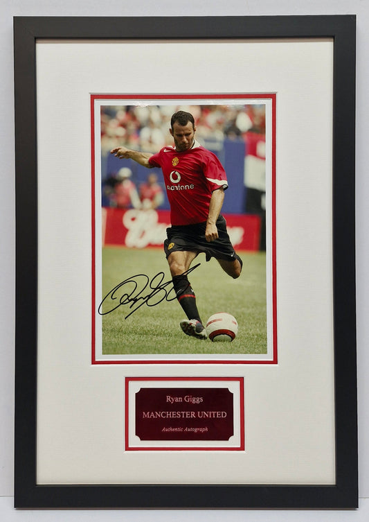 Ryan Giggs Signed Manchester United Photo - Framed with COA - Darling Picture Framing