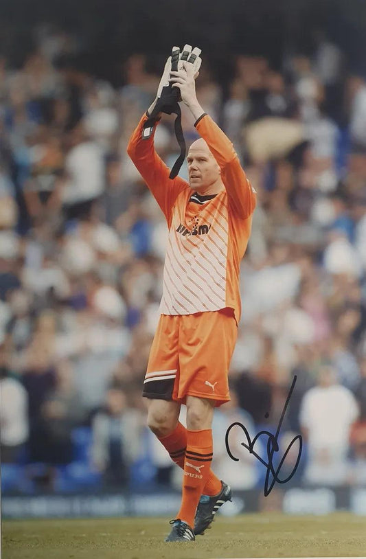 Brad Friedel Signed Spurs Photo. - Darling Picture Framing