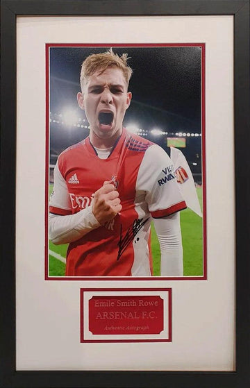 Emile Smith Rowe Signed Arsenal Photo - Framed with COA - Darling Picture Framing