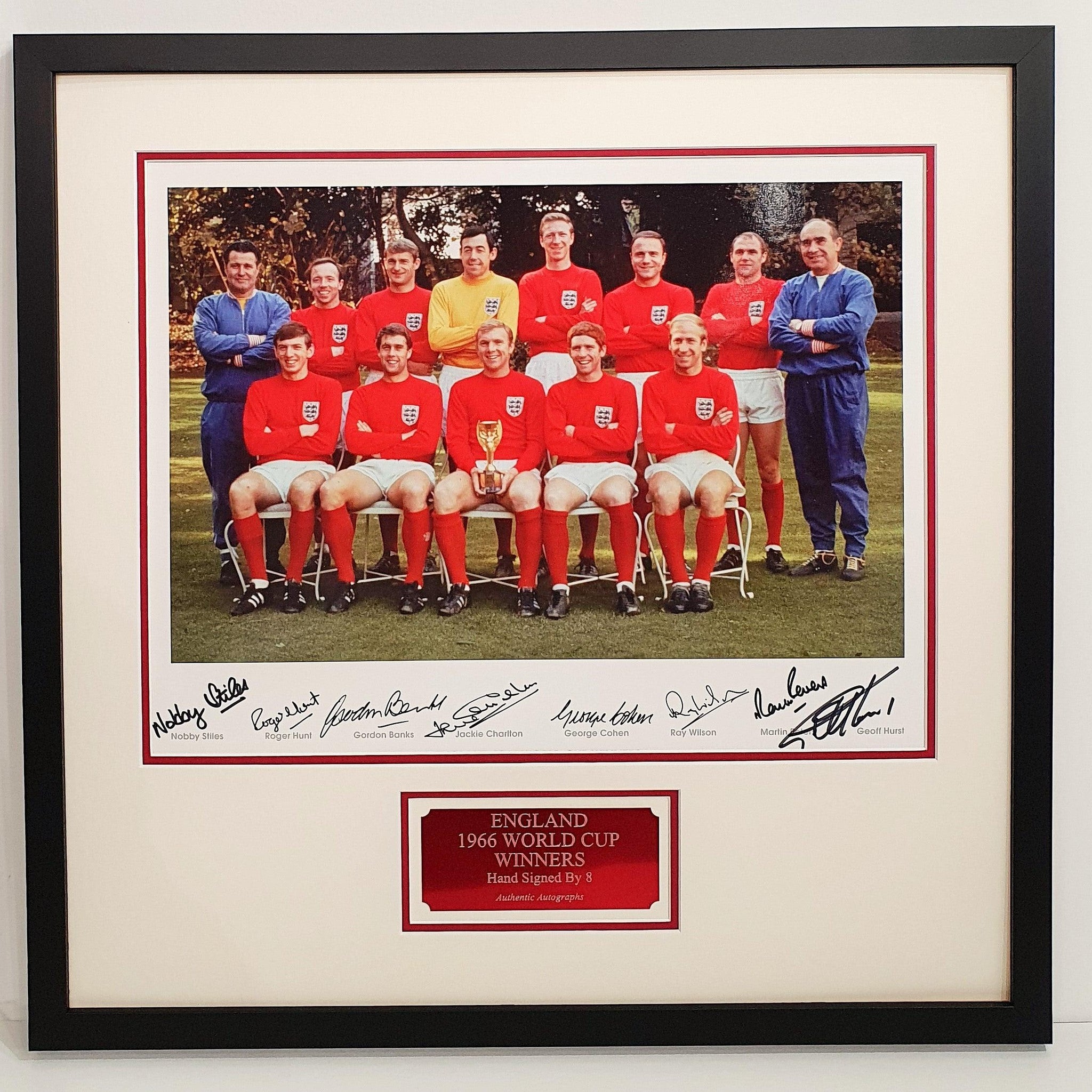England 1966 World Cup Winners Photo Signed by 8 Framed. - Darling Picture Framing