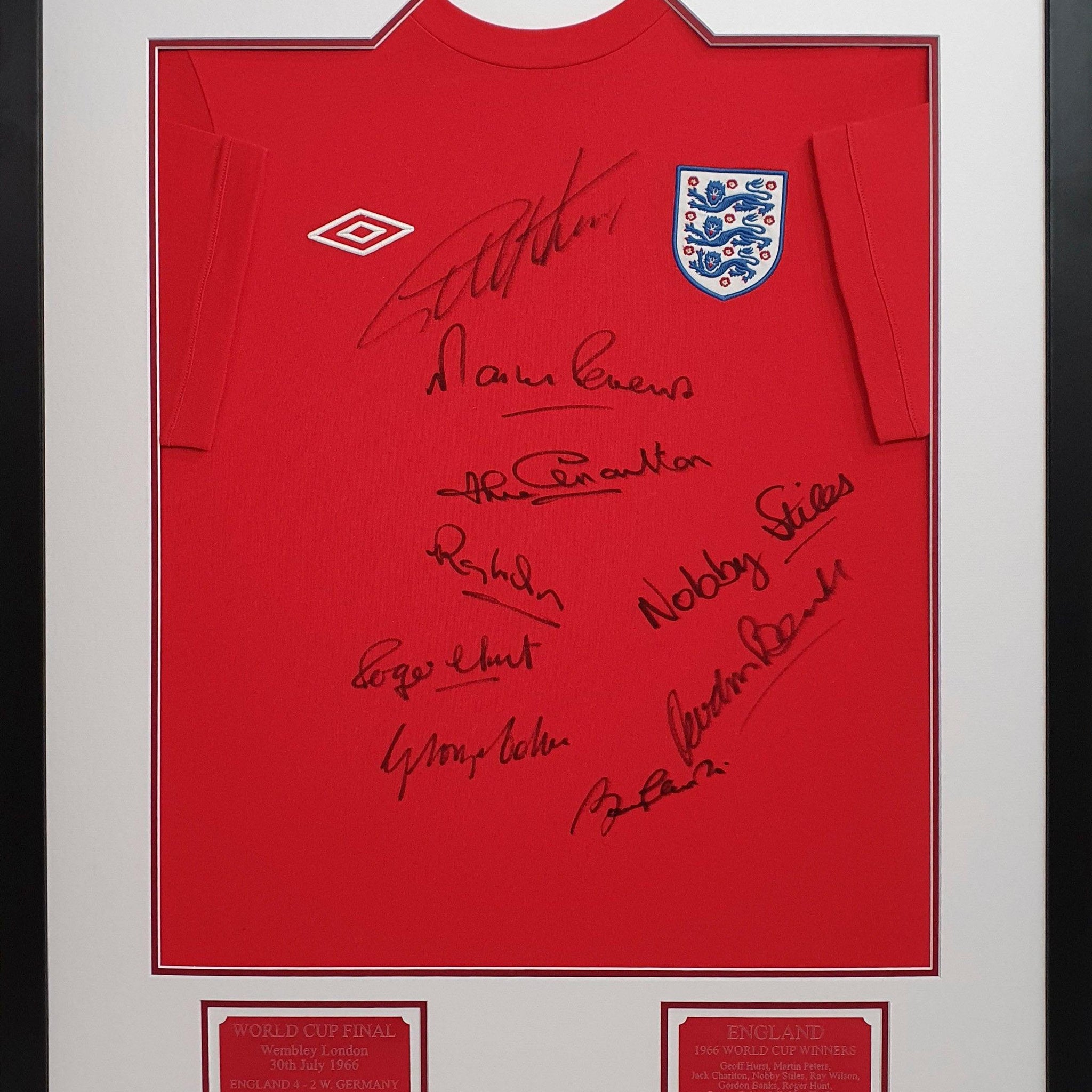 England 1966 World Cup Winners Shirt Signed by 9 - Framed with COA - Darling Picture Framing