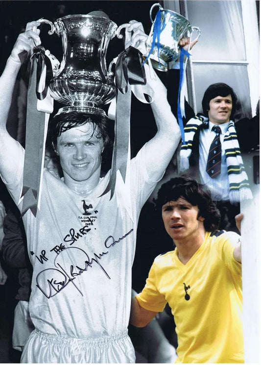 Steve Perryman Signed Spurs Photo. - Darling Picture Framing